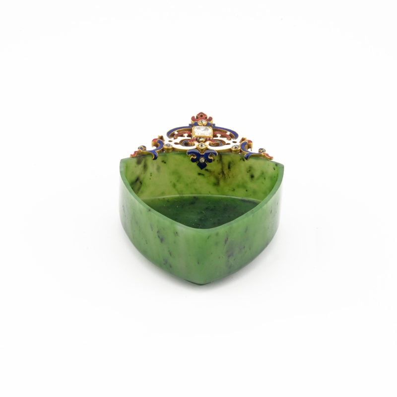 Extremely rare Fabergé Renaissance Revival nephrite kovsh with jeweled enamel mount by Perchin - Image 4