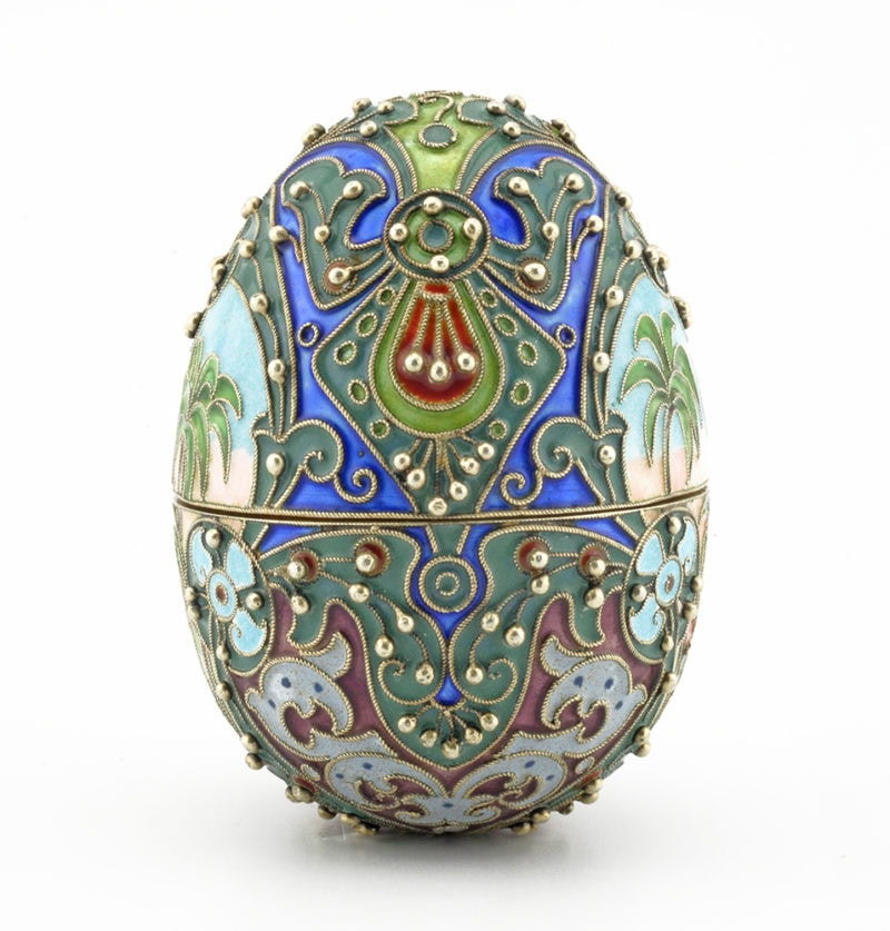 An exceptional gilded silver & shaded cloisonné enamel Easter egg by Feodor Rückert - Image 2