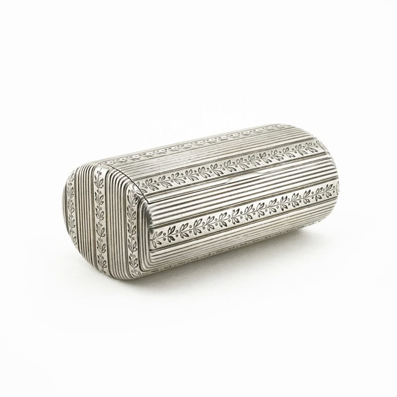 Fabergé silver cigarette case engraved with laurel bands by workmaster August Hollming - Image 2