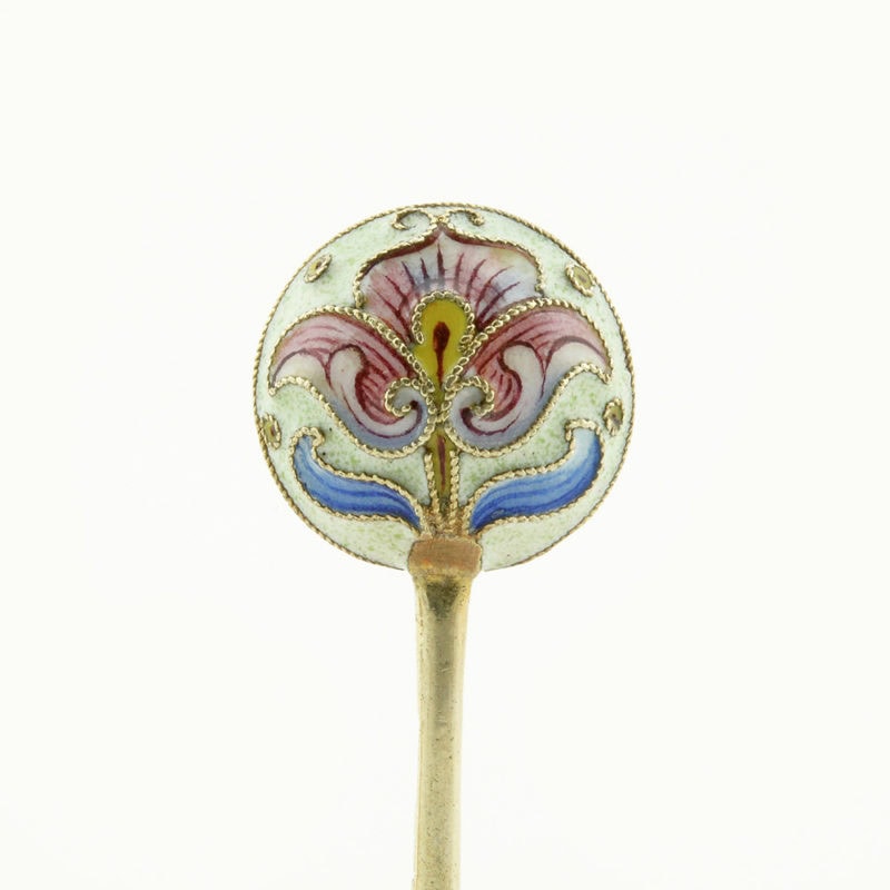 An assembled pair of Russian silver gilt and shaded cloisonné enamel open salts with two salt spoons by Feodor Rückert - Image 5