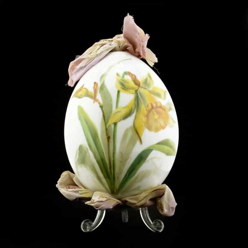 Russian Imperial Factory Easter egg with daffodils