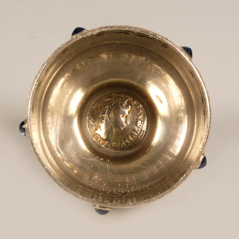 A Russian gem-set gilded silver & plique-à-jour enamel open salt with coin by Alekseev - Image 5