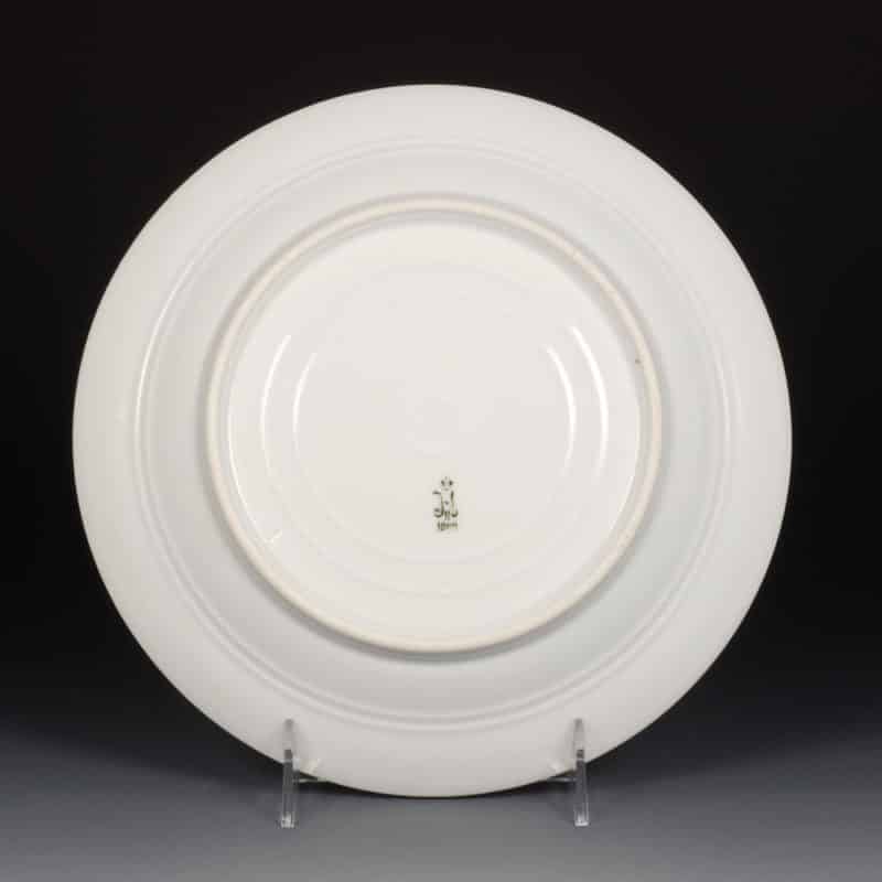 A Set of 12 Russian Imperial Porcelain Factory Gatchina Palace Service Plates - Image 4