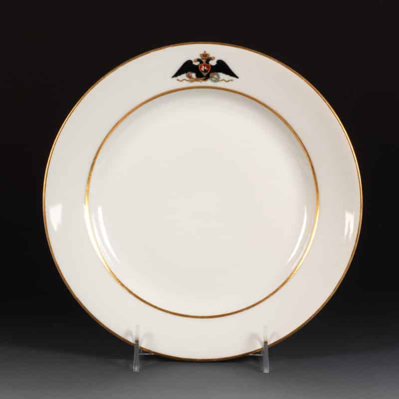 A Set of 12 Russian Imperial Porcelain Factory Gatchina Palace Service Plates - Image 2