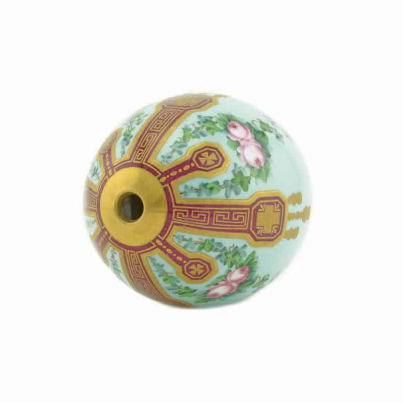An Imperial Porcelain Factory Easter Egg - Image 3