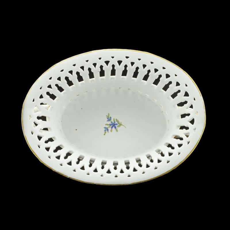 Russian Imperial Porcelain Factory pierced fruit basket from the Service with Cornflowers - Image 3