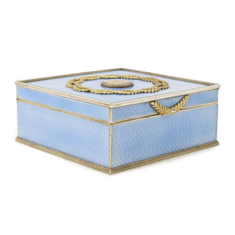 A jeweled gold-mounted guilloché enamel table box by Ivan Britzin - Image 5
