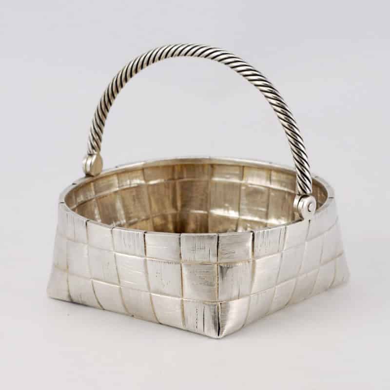 Antique Russian silver trompe l'oeil sugar or cake basket, 1899-1904 - Image 2