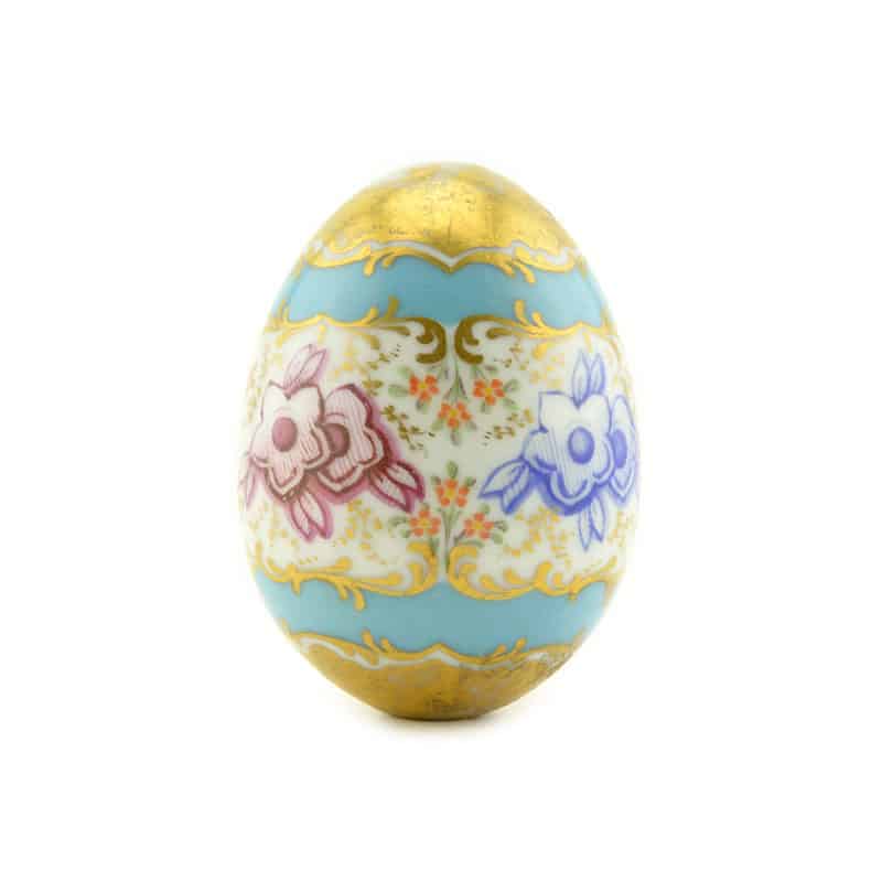 An antique Russian porcelain Easter egg in the style of the Rococo Revival - Image 2