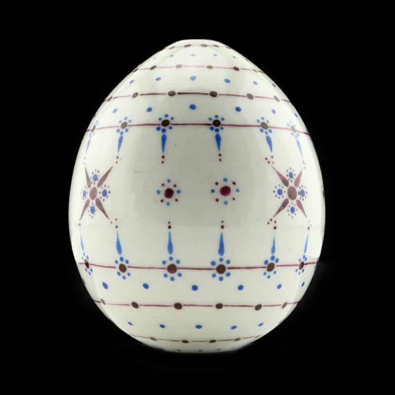 An antique Russian porcelain Easter egg with geometric motifs - Image 2