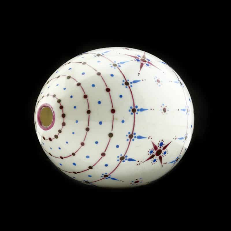 An antique Russian porcelain Easter egg with geometric motifs - Image 3