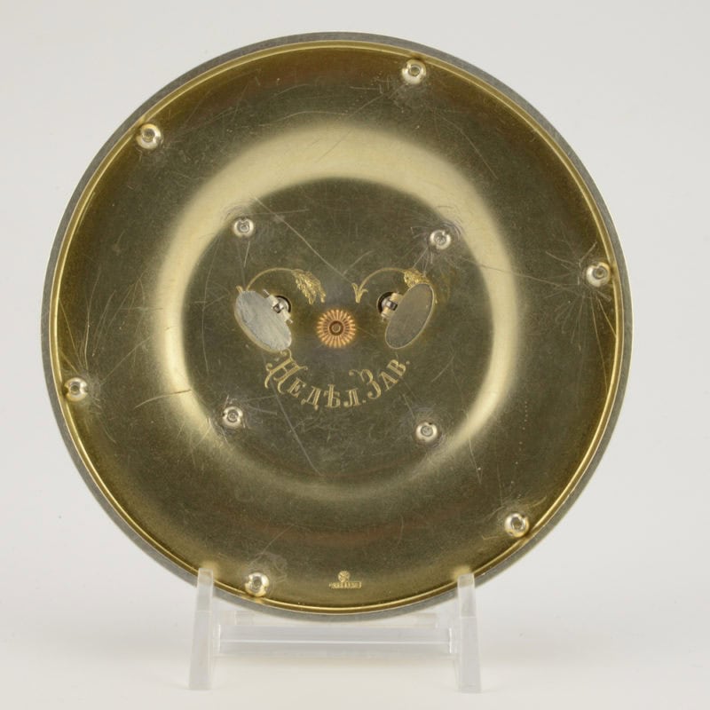 Fabergé lavender guilloché enamel capstan-shaped desk clock - Image 4