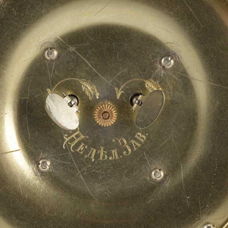 Fabergé lavender guilloché enamel capstan-shaped desk clock - Image 5