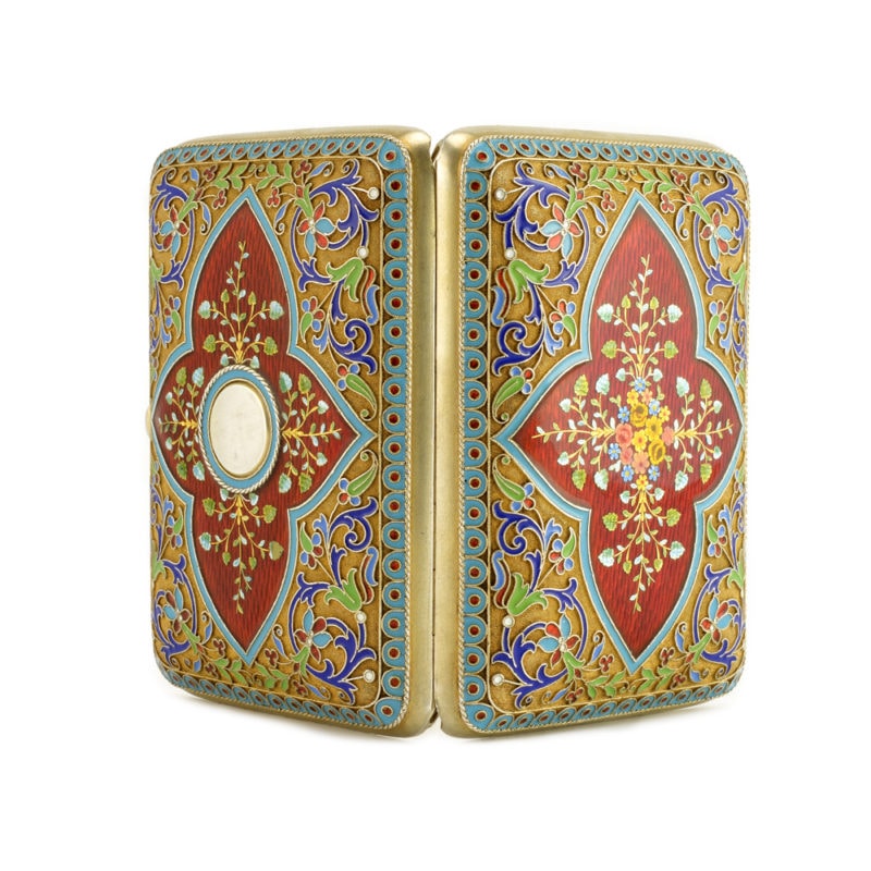 A Russian gilded silver, cloisonné, & guilloché enamel cigarette case with paillon bouquets by Grachev - Image 4