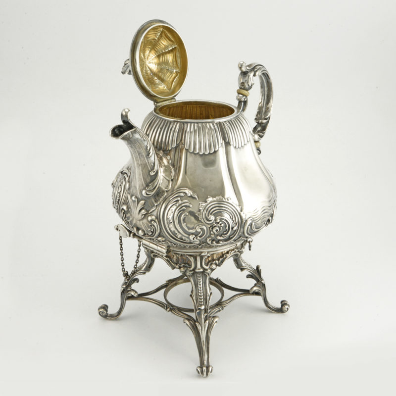 A Fabergé silver teapot & burner stand by workmaster Julius Rappoport - Image 4