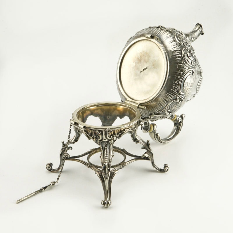 A Fabergé silver teapot & burner stand by workmaster Julius Rappoport - Image 5