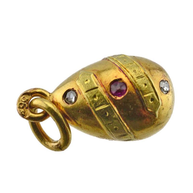 A Russian two-color gold miniature pendant Easter egg with diamonds & a ruby - Image 4