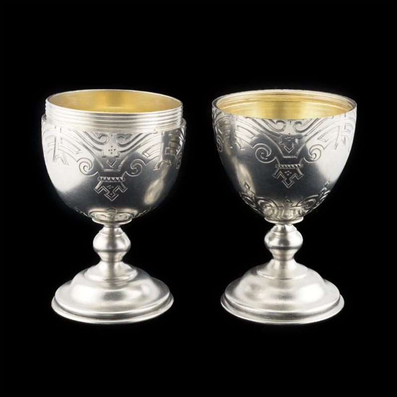 An engraved Russian silver Easter egg with stands - Image 5