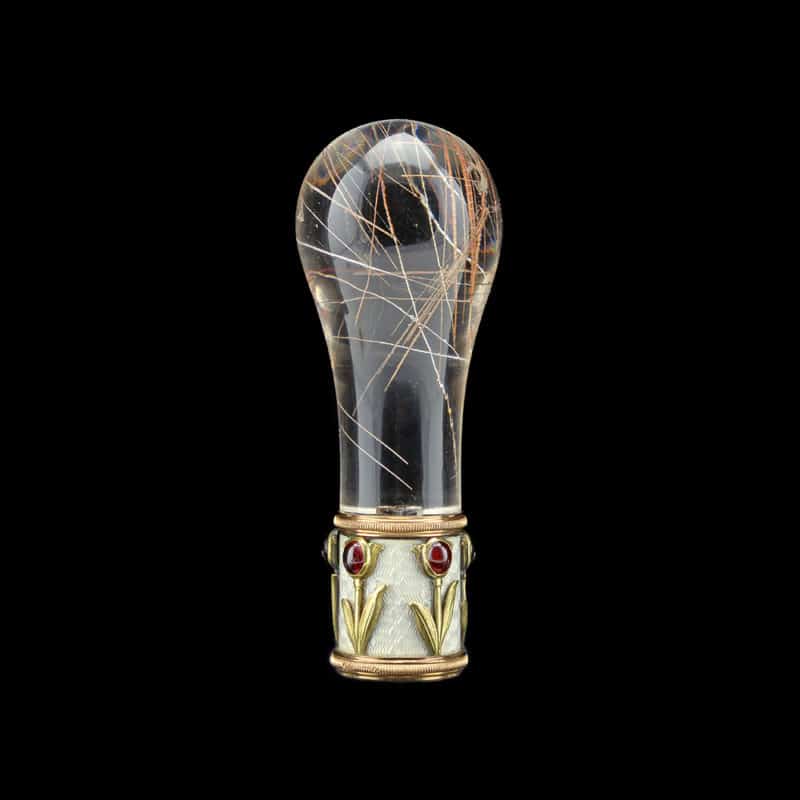 A Fabergé carved rutilated quartz parasol handle with a jeweled gold & guilloché enamel mount by Michael Perchin - Image 2