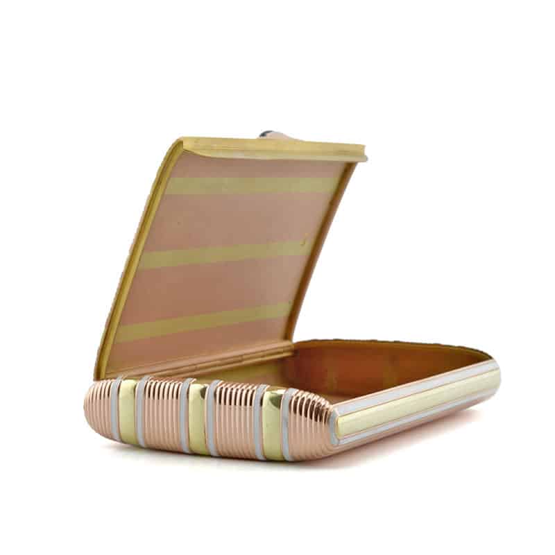 A Fabergé two-color gold & enamel cigarette case with cabochon sapphire thumbpiece - Image 3