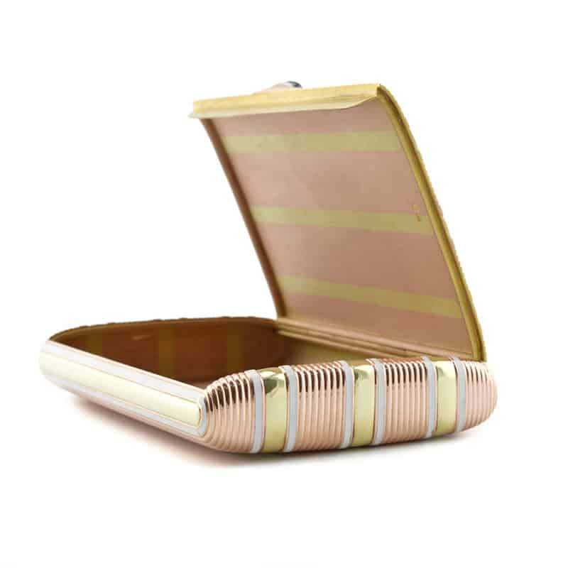 A Fabergé two-color gold & enamel cigarette case with cabochon sapphire thumbpiece - Image 4