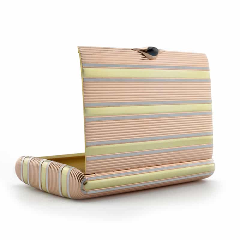 A Fabergé two-color gold & enamel cigarette case with cabochon sapphire thumbpiece - Image 6