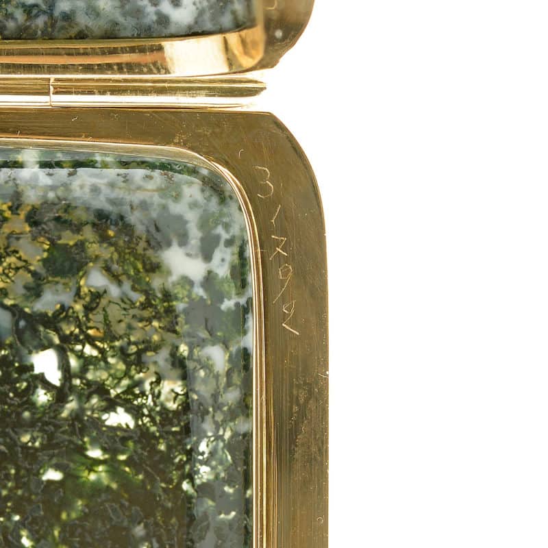 C.K.G. Billings: A Fabergé two color gold-mounted moss agate presentation cigarette case - Image 12