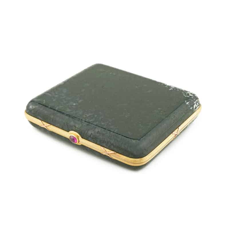 C.K.G. Billings: A Fabergé two color gold-mounted moss agate presentation cigarette case - Image 3
