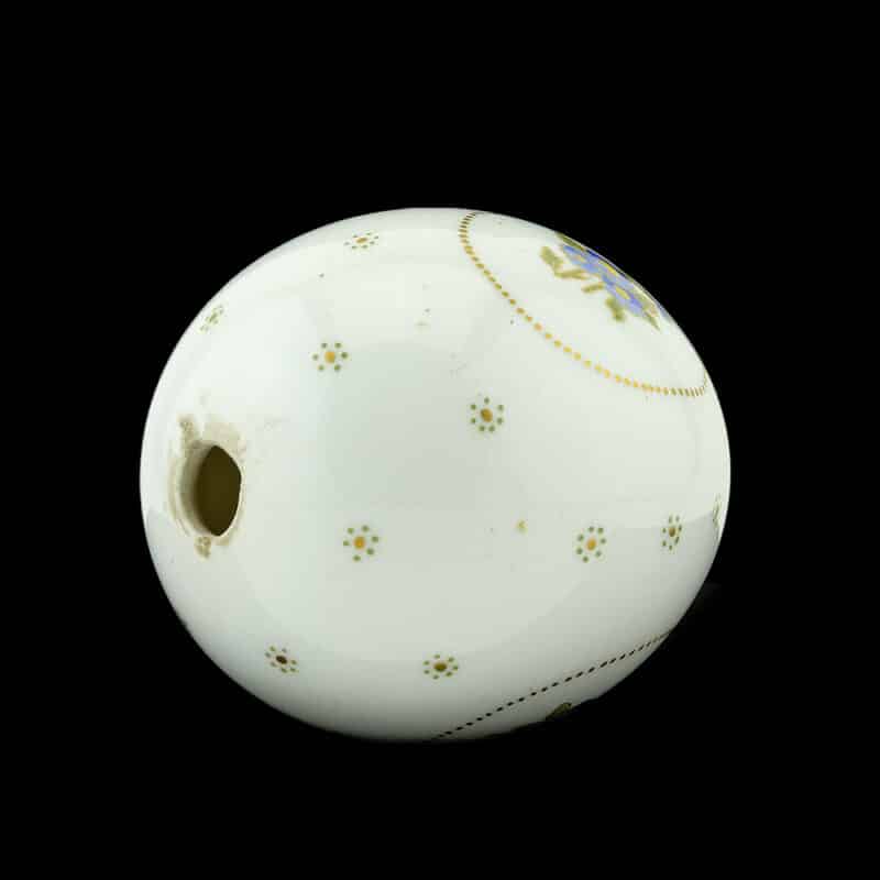 A Russian Imperial Porcelain Factory Floral Easter Egg - Image 5