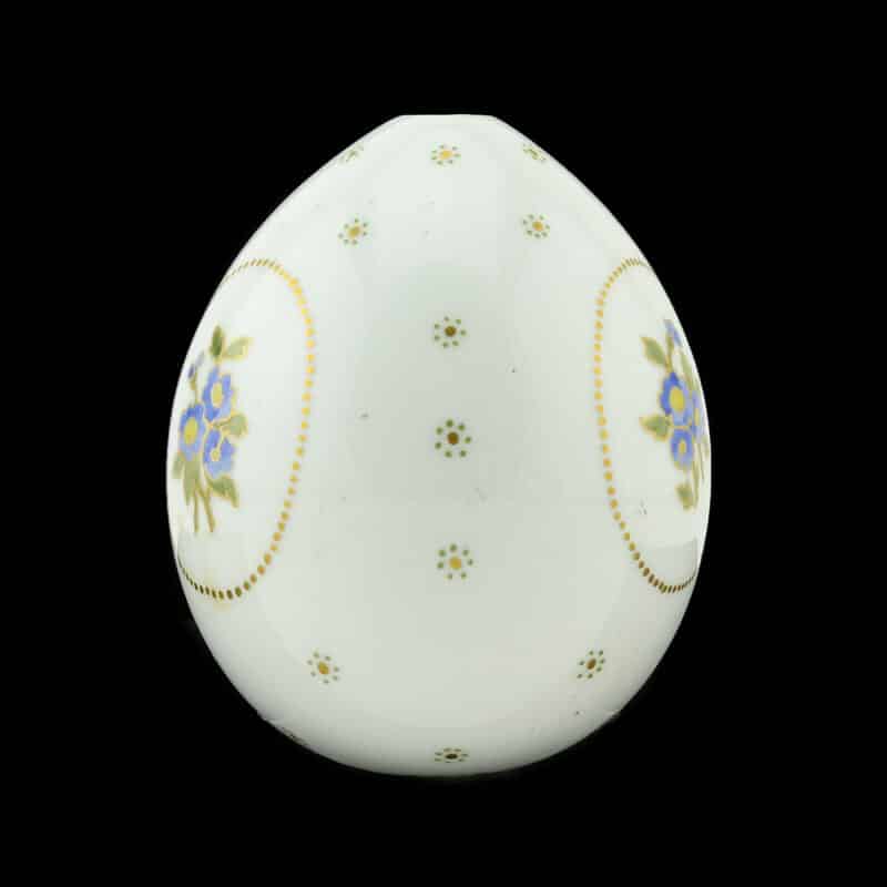 A Russian Imperial Porcelain Factory Floral Easter Egg - Image 2