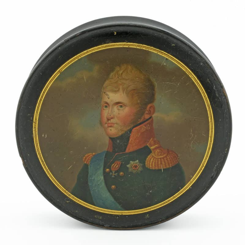 An early Russian lacquer snuff box with a portrait of Alexander I
