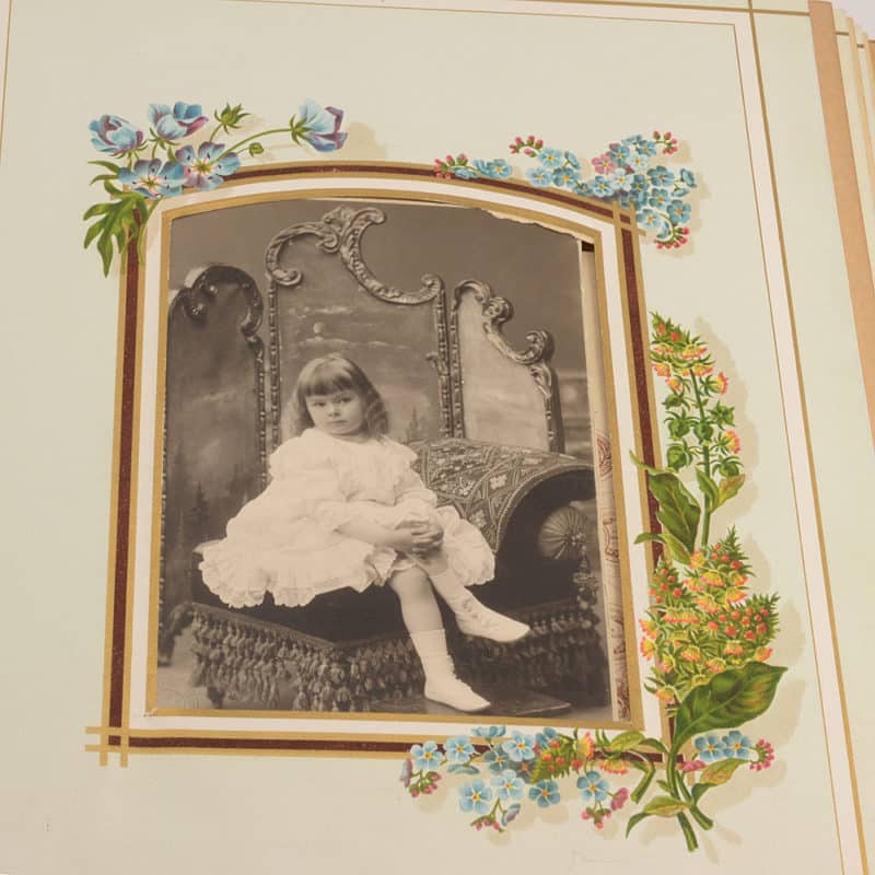 The Thiesse-Stewart Family: A Russian album with thirty-five portraits by important Russian photographers - Image 4
