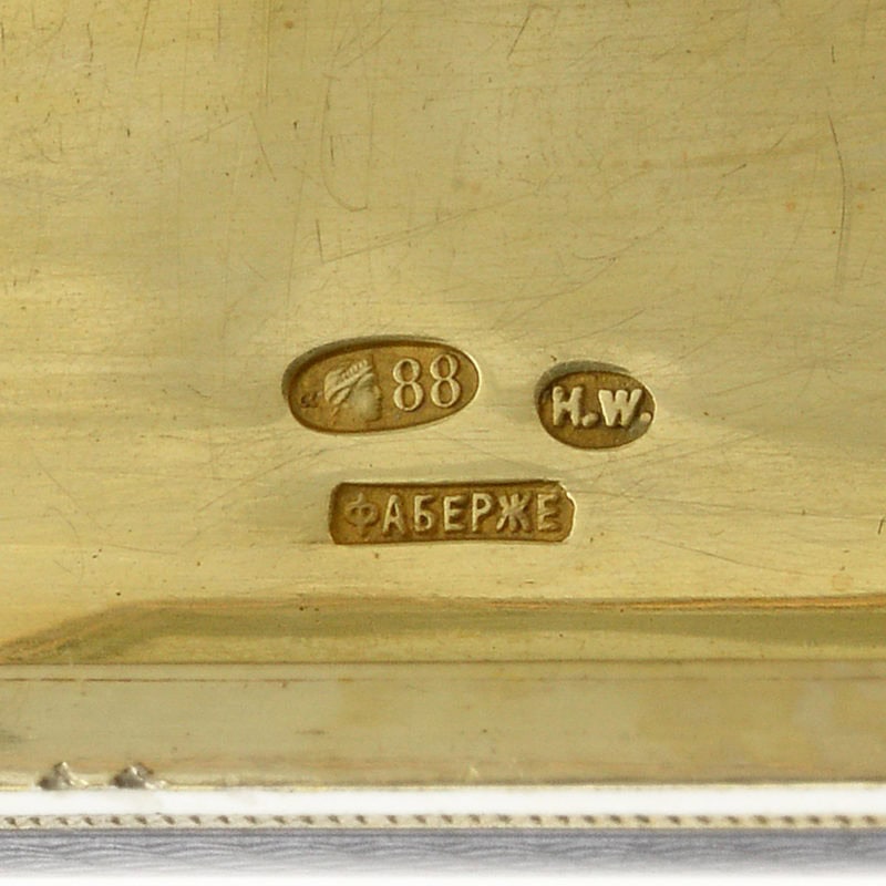 Fabergé Wigström two-color gold mounted jeweled guilloché enamel vanity case - Image 8